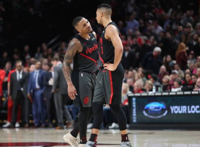 息区的拥抱 息区的拥抱